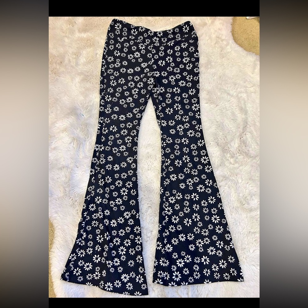 Buttery soft flare leggings